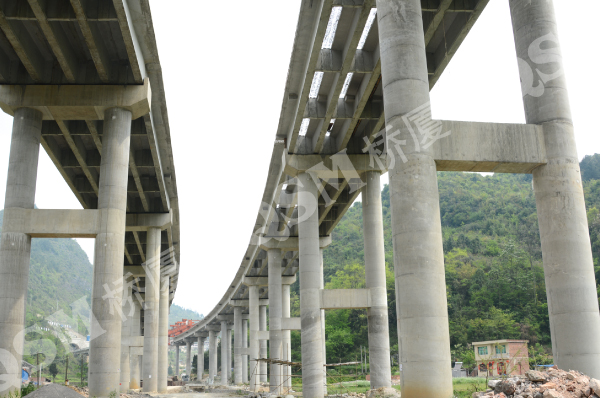 0772-3269186产品详情防落梁装置防落梁装置是桥梁结构里面用来抗震